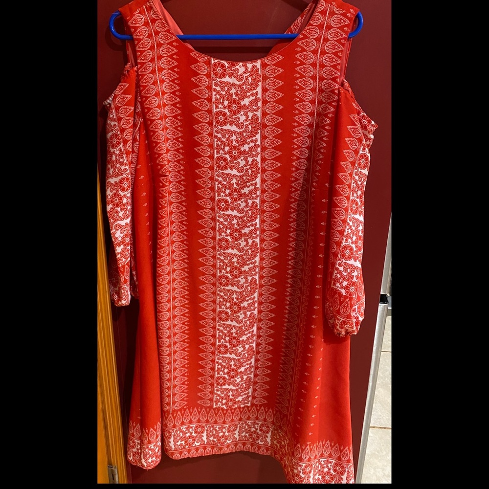 Luxology dress with exposed shoulders - Size 12